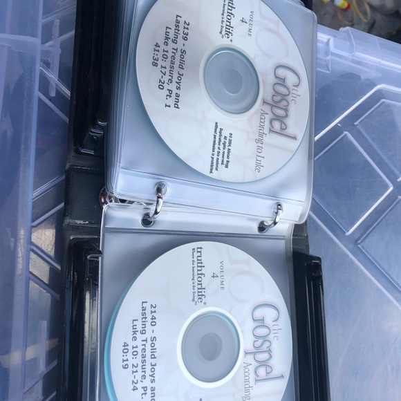 The Gospel According to St Luke: Volume 4 - Picture 11 of 12